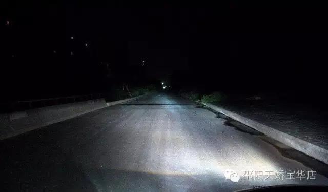 尤其是改過氙氣大燈的車主們，定期檢查電路，檢查火花塞是否積碳老化，這是很有必要的！