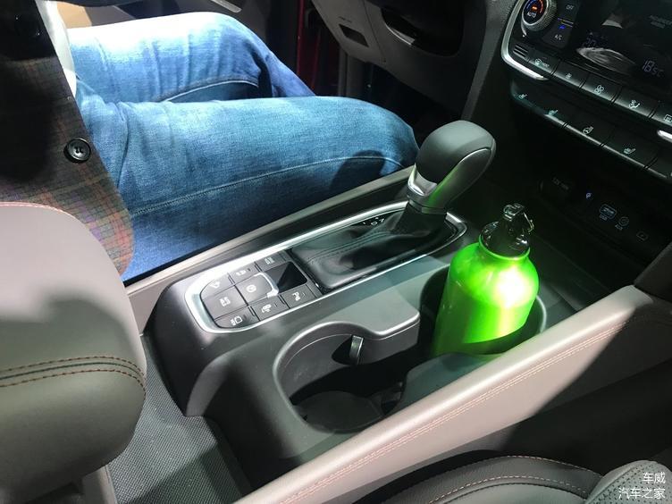 日內(nèi)瓦車展：實拍現(xiàn)代全新格越，追求實用性的SUV