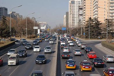 鬧市開車必學(xué)技巧，你會幾招？
