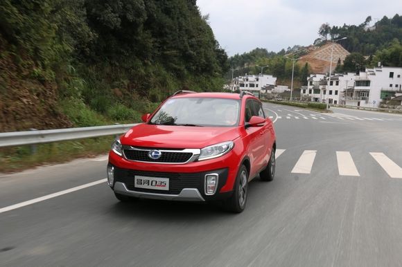車窗怎么開省油又涼快？這些竅門送你秀操作！